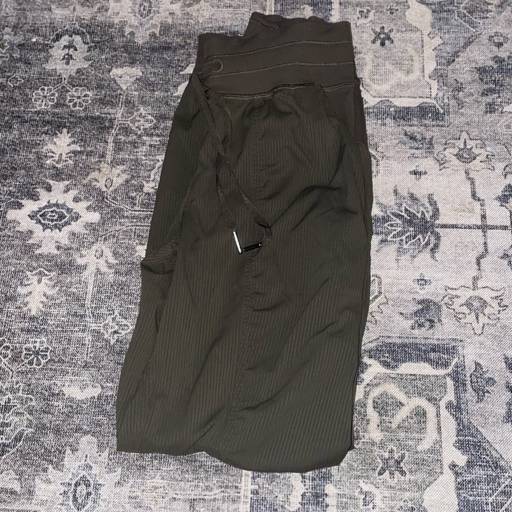 Lulu lemon dance studio joggers